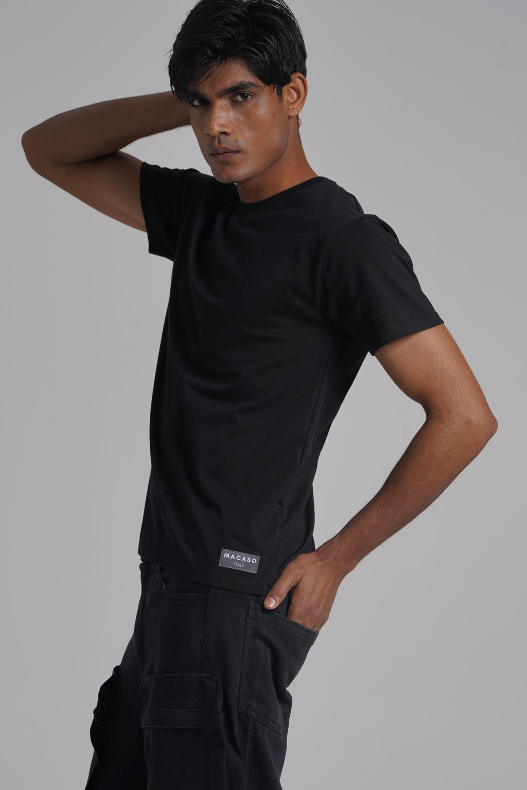 Solid Essential T-shirt
